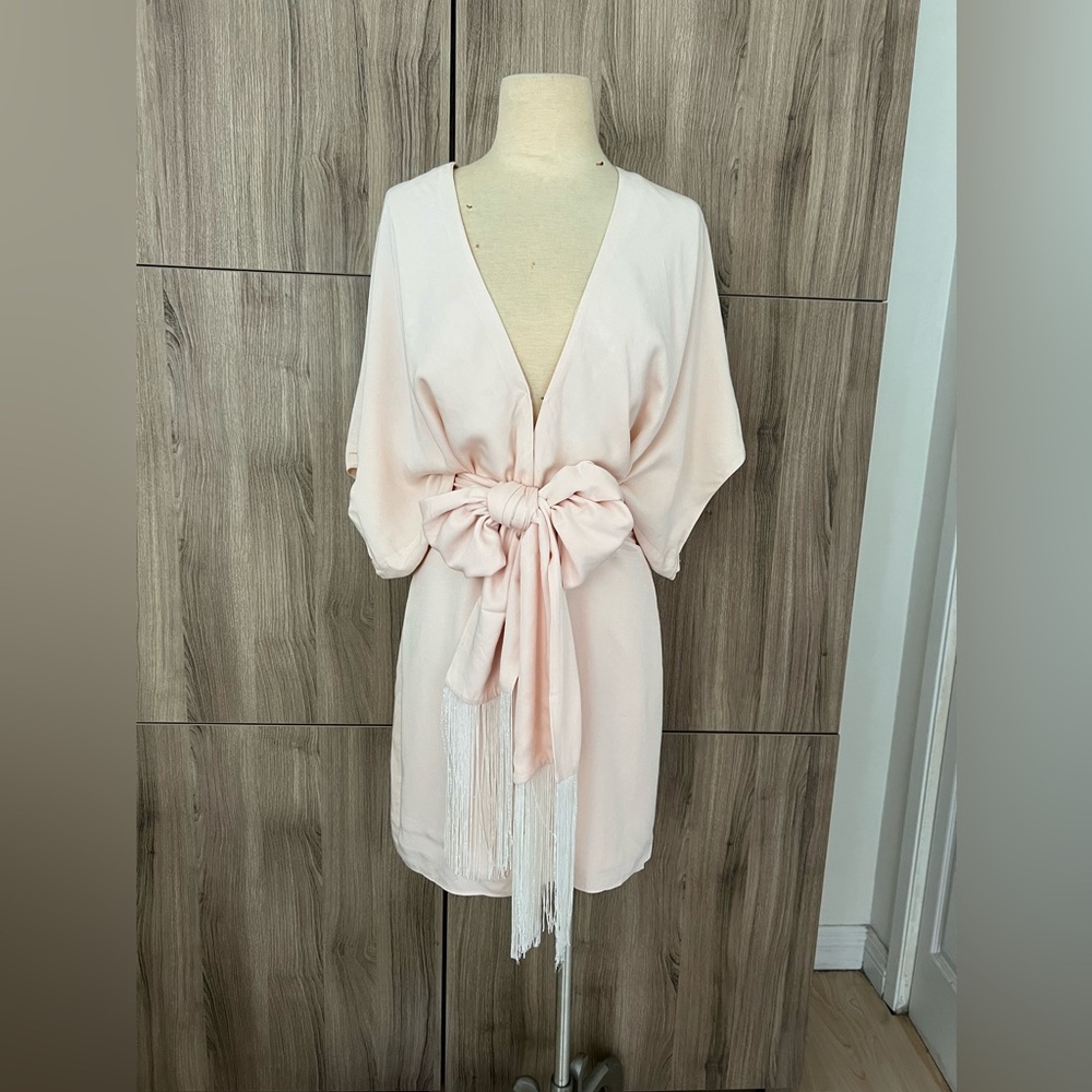 ELIZABETH & JAMES. Pink Anita Kimono mini dress with fringe. Size medium M